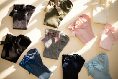 876-kneesocks-satin-bow-sfeer3
