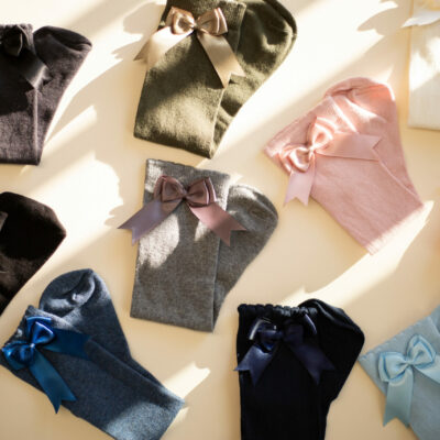 876-kneesocks-satin-bow-sfeer3